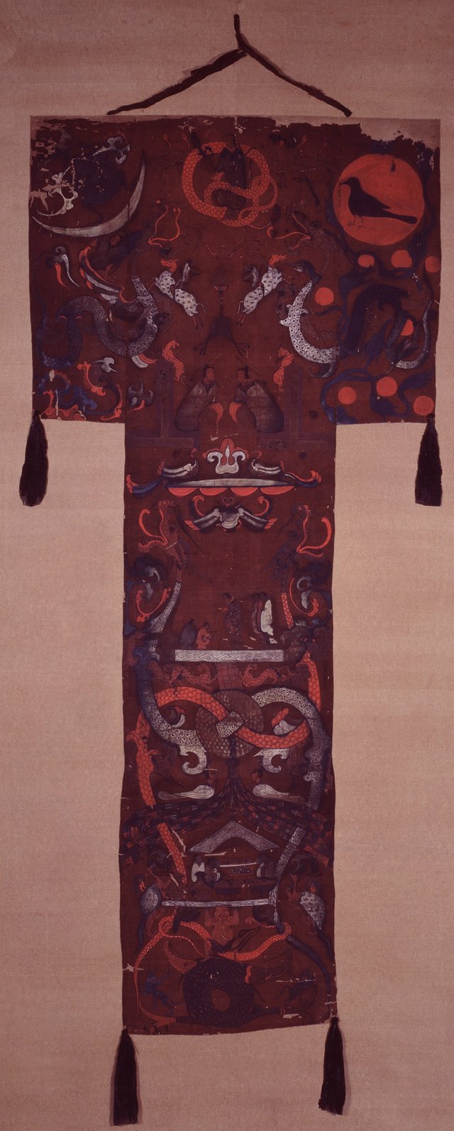 A silk banner from Mawangdui, Changsha, Hunan province; it was draped over the coffin of Lady Dai (d. 168 BCE), wife of the Marquess Li Cang (利蒼) (d. 186 BCE), chancellor for the Kingdom of Changsha.