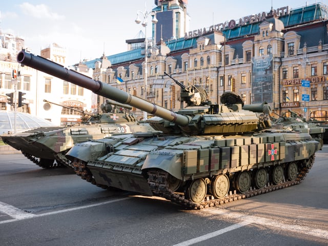 T-64BV model 2017 during a rehearsal for the Independence Day parade in Kyiv, August 2018. This version is recognizable by the absence of an infrared searchlight on the left of the main gun.