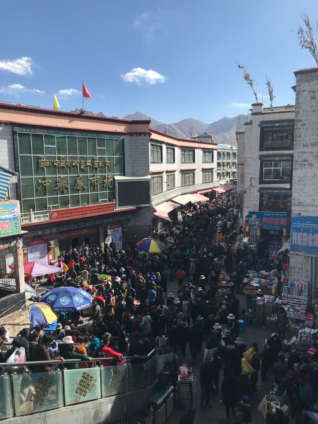 Tromzikhang market in Lhasa