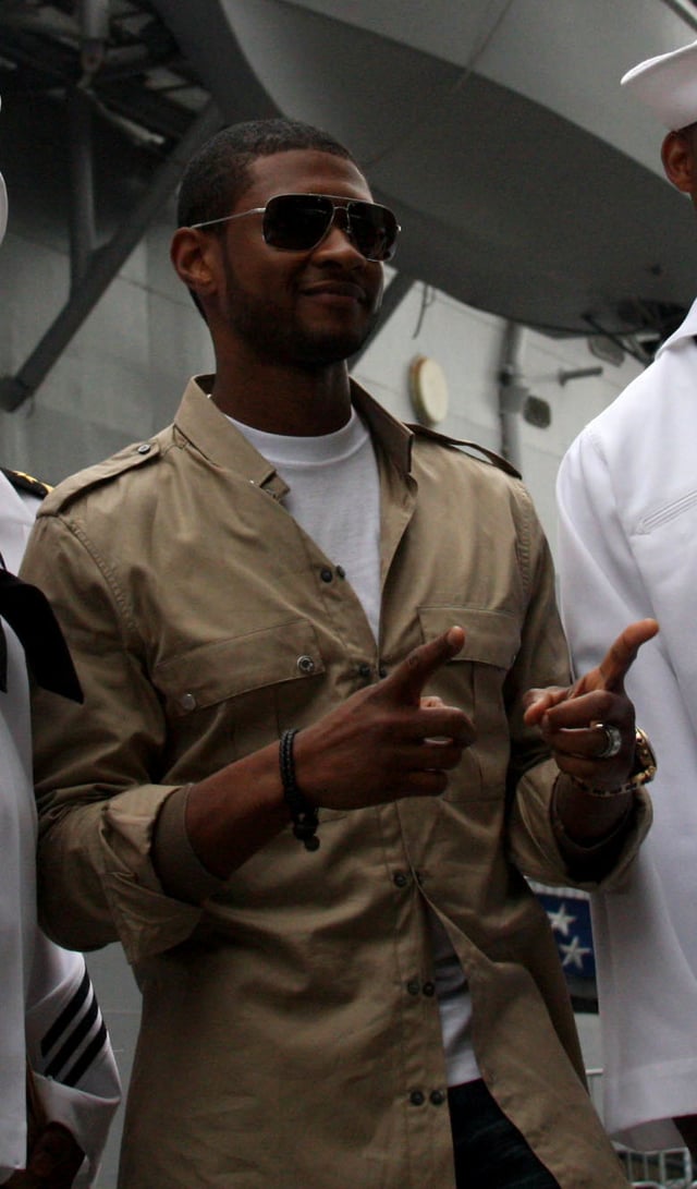 Usher aboard the USS Kearsarge in 2008