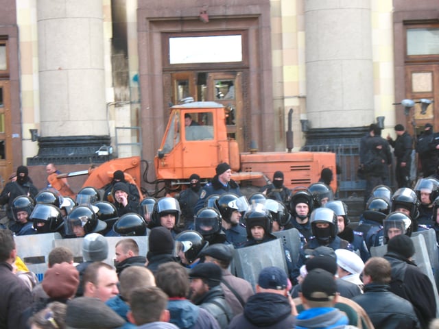 Pro-Russian protesters in Kharkiv, 8 April 2014