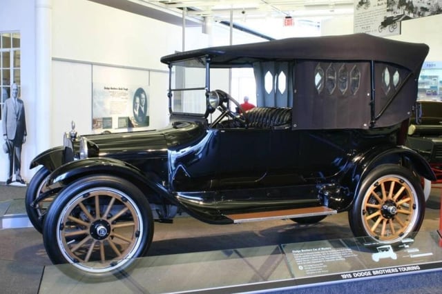 1915 Model 30-35 touring car