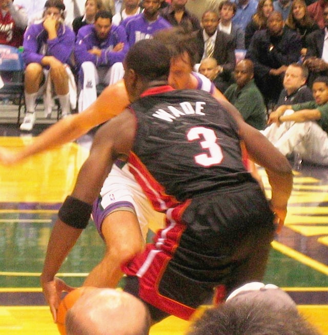 Wade with the ball versus the Milwaukee Bucks in 2005