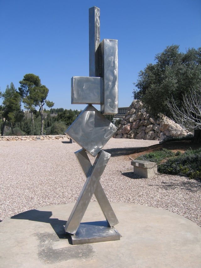 David Smith,Cubi VI (1963), Israel Museum, Jerusalem. David Smith was one of the most influential American sculptors of the 20th century.