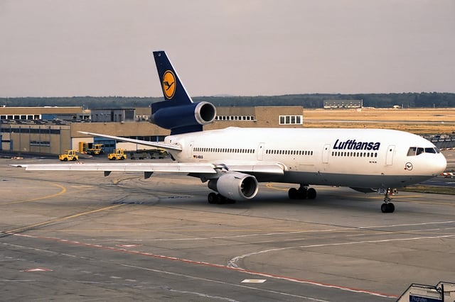 A Lufthansa McDonnell Douglas DC-10 in 1994.