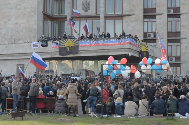 Pro-Russian separatists occupying the Donetsk RSA building on 7 April 2014