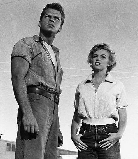 Keith Andes and Monroe in Clash by Night