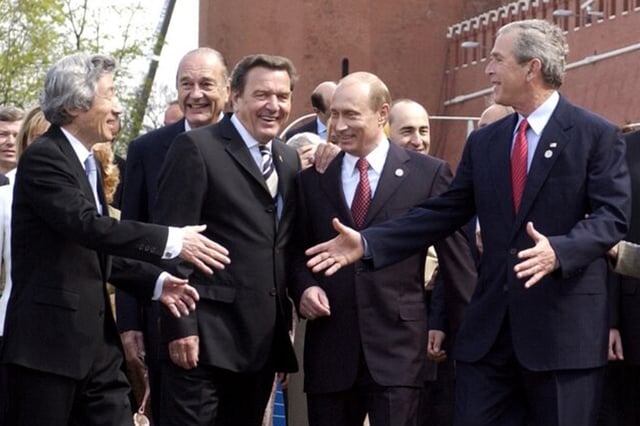 Vladimir Putin with Junichiro Koizumi, Jacques Chirac, Gerhard Schröder, Silvio Berlusconi, George W. Bush and other state leaders in Moscow, 9 May 2005