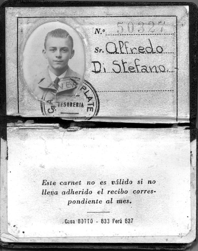 Di Stefano's youth membership card at River Plate.