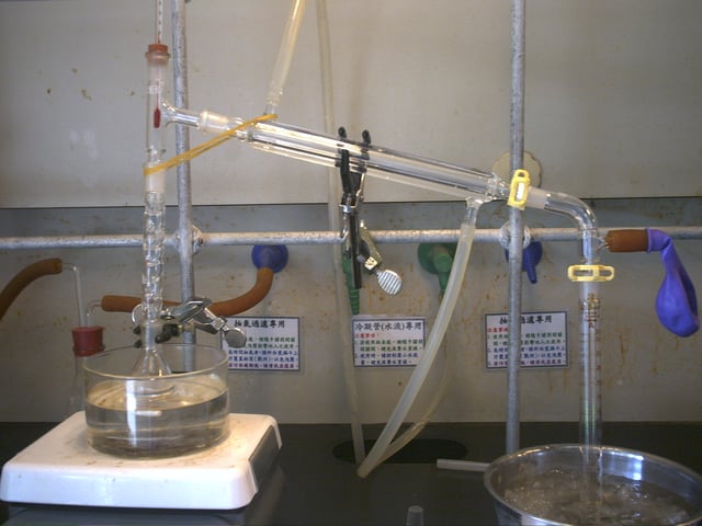 Fractional distillation apparatus.
