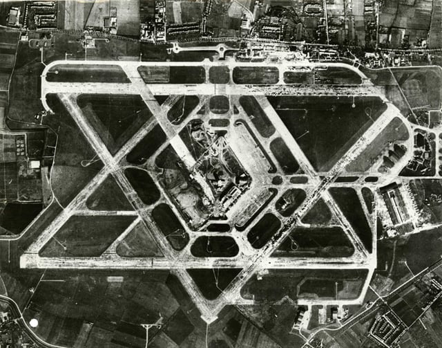 Aerial photo of Heathrow Airport from the 1950s, before the terminals were built