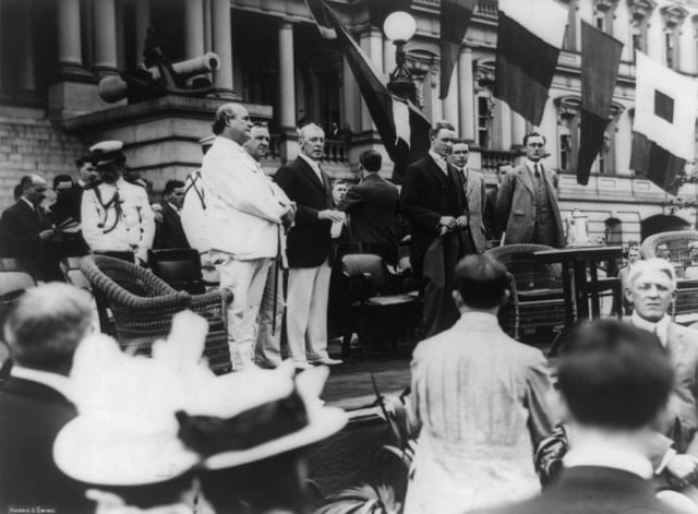 Leaders of the Democratic Party during the first half of the 20th century on 14 June 1913: Secretary of State William J. Bryan, Josephus Daniels, President Woodrow Wilson,  Breckinridge Long, William Phillips, and Franklin D. Roosevelt