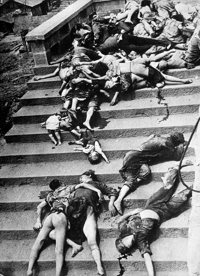 Chinese casualties of a mass panic during a June 1941 Japanese aerial bombing of Chongqing