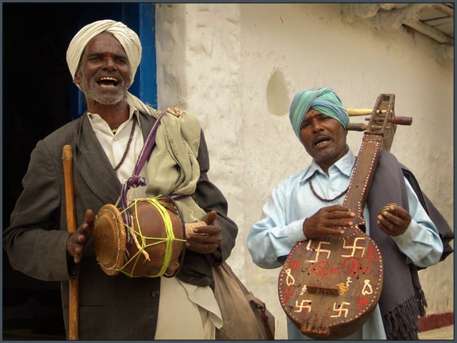 Indians always distinguished between classical and folk music, though in the past even classical Indian music used to rely on the unwritten transmission of repertoire.