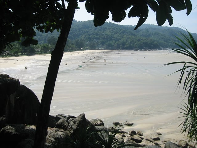 Maximum recession of tsunami waters at Kata Noi Beach at 10:25 a.m., prior to the third—and strongest—tsunami wave