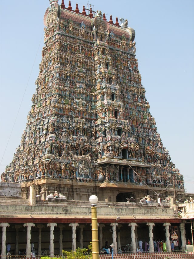 The large gopuram is a hallmark of Dravidian architecture.
