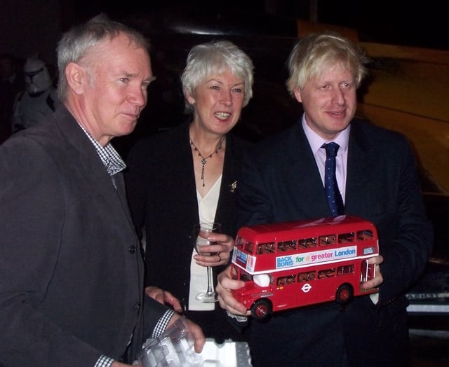 Johnson pledged to replace the city's articulated buses with New Routemaster buses if elected mayor