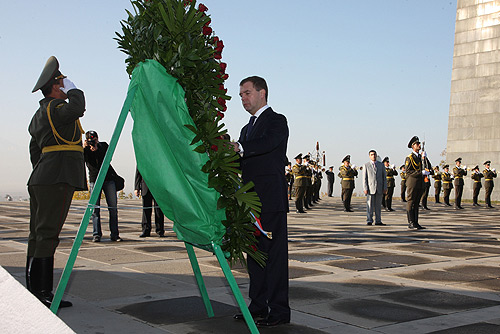 Russian President Dmitry Medvedev at Armenian Genocide memorial in Yerevan