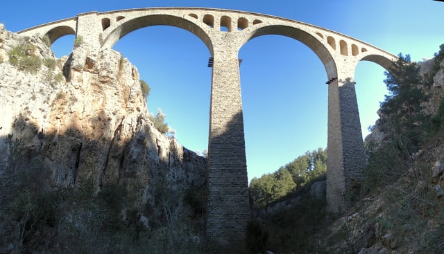 The Varda Viaduct was used for the scene in which Bond is shot.