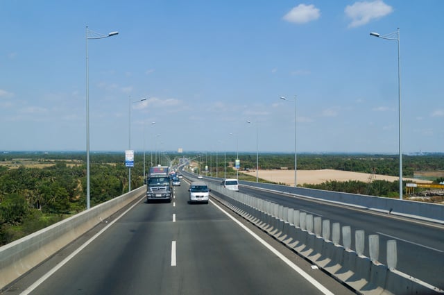 HCMC–LT–DG section of the North–South Expressway.