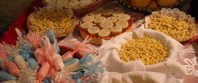 A range of different cakes, pastries, meals, dishes and sweets which are common elements of Sardinian cuisine