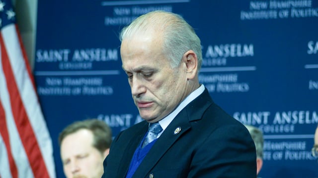 De La Fuente at the Lesser-Known Candidates Presidential Forum during his campaign for the Democratic Party nomination, January 2016