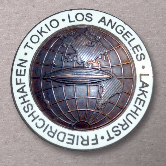 Commemorative pin for the Round the World Flight