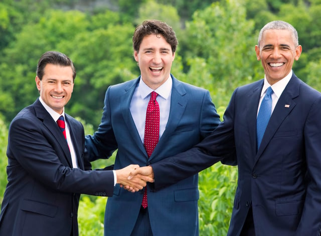 Former President Enrique Peña Nieto with Prime Minister Justin Trudeau of Canada and President Barack Obama of the United States at the 2016 North American Leaders' Summit