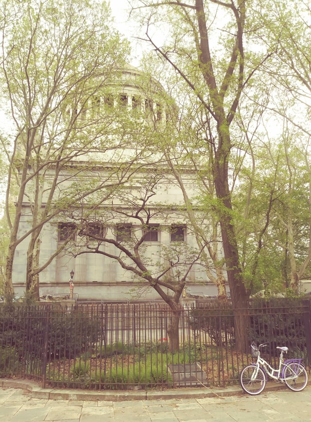 The back (north) side of Grant's Tomb