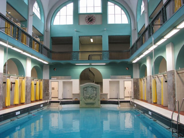 The modern Elisabethhalle pool