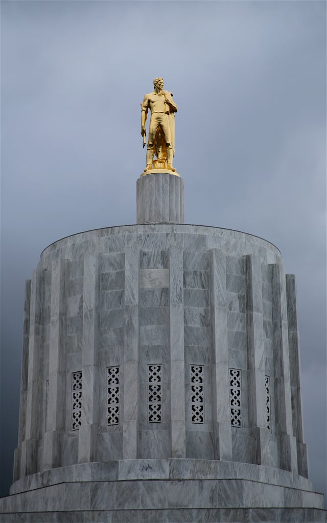Golden Pioneer atop the Oregon State Capitol