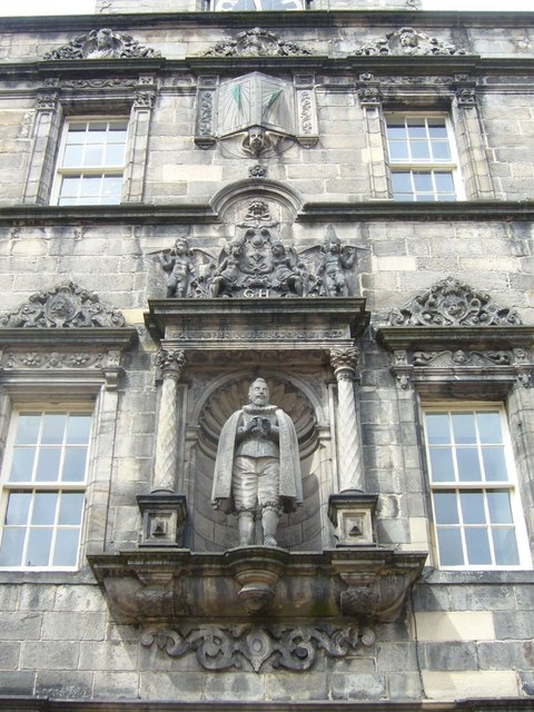 Statue of George Heriot in the quadrangle