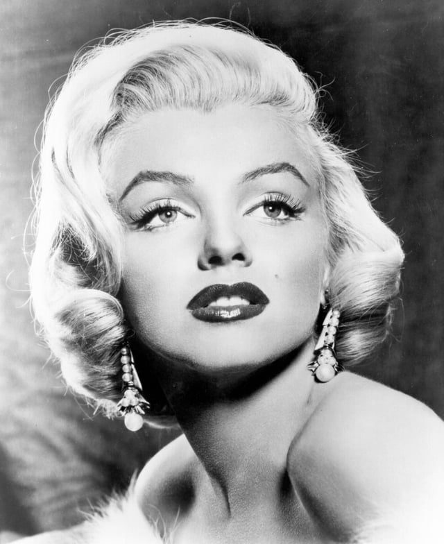 Publicity photo of Monroe, 1953