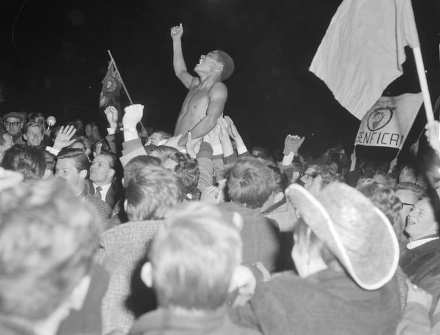 Eusébio celebrating Benfica's 1962 European Cup victory