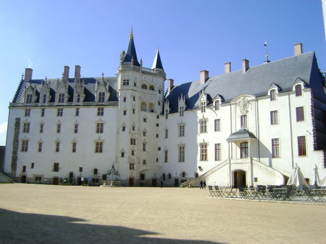 The château des ducs de Bretagne in Nantes, permanent residence of the last dukes.