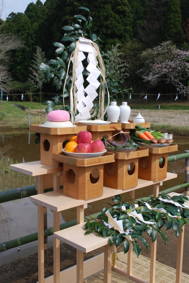 Tamagushi and food offerings (shinsen) offered at Katori-jingū**