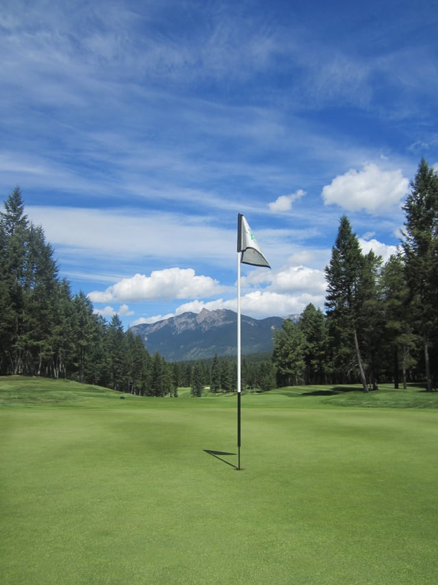 Flagstick at Spur Valley Golf Course
