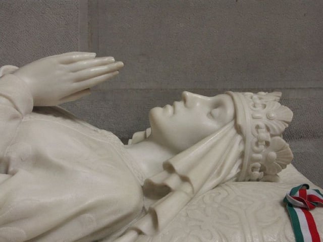 Jadwiga's sarcophagus, Wawel Cathedral
