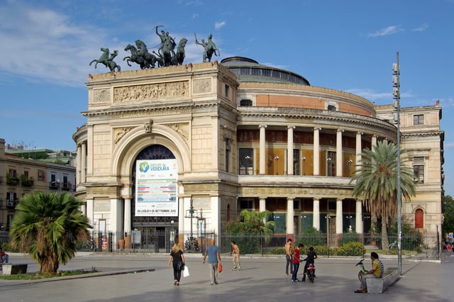 Teatro Politeama.