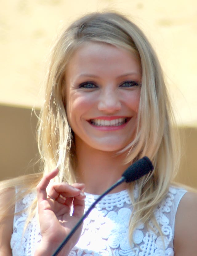 Diaz receiving her star on the Hollywood Walk of Fame in June 2009.