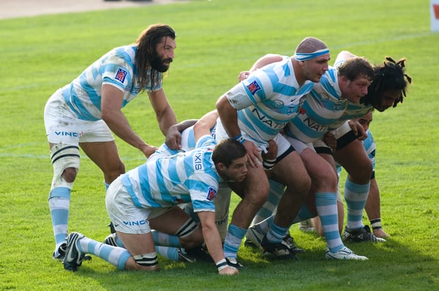Sébastien Chabal (far left) in number eight position before entering the scrum.