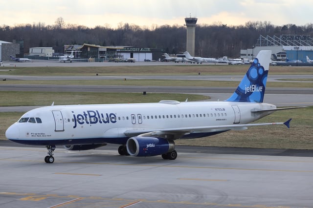 A jetBlue Airbus A320-200 at Westchester County Airport.