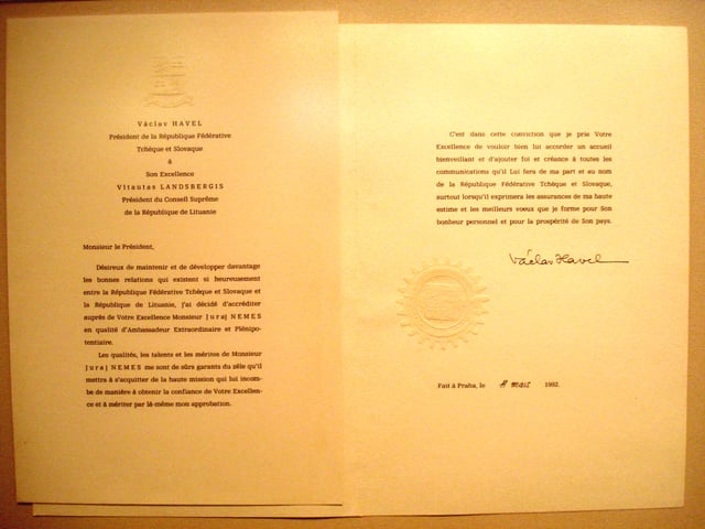 A 1992 Letter of Credence, written in French, for the Czechoslovakian Ambassador to Lithuania, signed by the President of Czechoslovakia and addressed to his Lithuanian counterpart