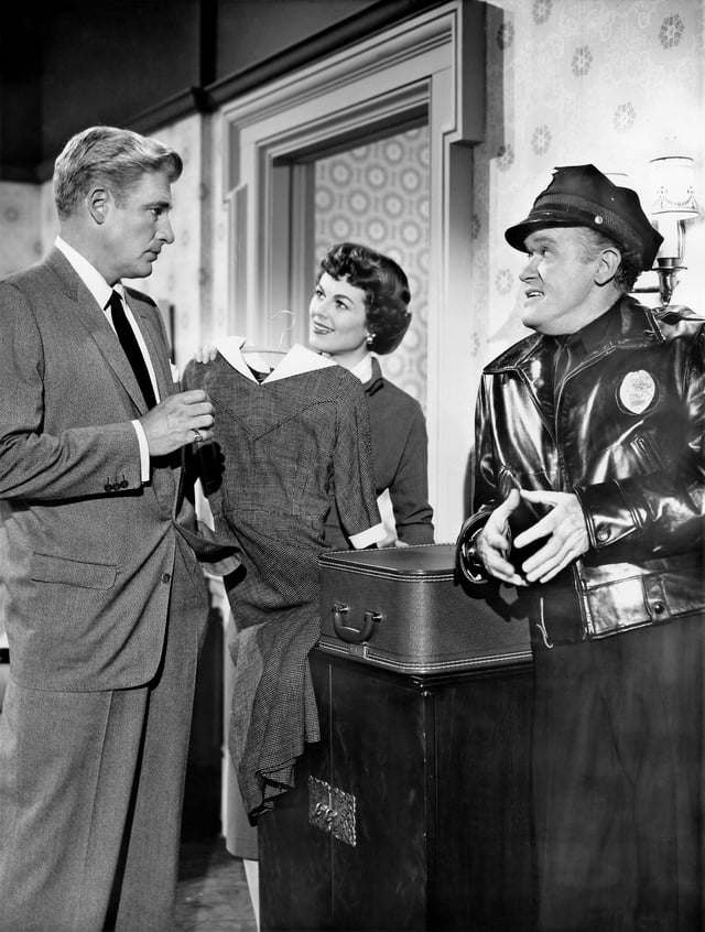 William Hopper, Barbara Hale, and Frank Sully in the CBS-TV series Perry Mason (1958)