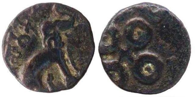 Early coin of Satakarni I (70-60 BCE). Obverse legend:(𑀲𑀺𑀭𑀺) 𑀲𑀸[[INLINE_IMAGE|//upload.wikimedia.org/wikipedia/commons/thumb/9/95/Gupta_ashoka_t.svg/9px-Gupta_ashoka_t.svg.png|//upload.wikimedia.org/wikipedia/commons/thumb/9/95/Gupta_ashoka_t.svg/14px-Gupta_ashoka_t.svg.png 1.5x, //upload.wikimedia.org/wikipedia/commons/thumb/9/95/Gupta_ashoka_t.svg/18px-Gupta_ashoka_t.svg.png 2x|Gupta ashoka t.svg|h9|w9]][[INLINE_IMAGE|//upload.wikimedia.org/wikipedia/commons/thumb/9/9a/Gupta_allahabad_k.svg/9px-Gupta_allahabad_k.svg.png|//upload.wikimedia.org/wikipedia/commons/thumb/9/9a/Gupta_allahabad_k.svg/14px-Gupta_allahabad_k.svg.png 1.5x, //upload.wikimedia.org/wikipedia/commons/thumb/9/9a/Gupta_allahabad_k.svg/18px-Gupta_allahabad_k.svg.png 2x|Gupta allahabad k.svg|h9|w9]]𑀡𑀺(𑀲), (Siri) Sātakaṇi(sa).