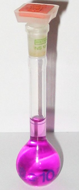 Aqueous solution of KMnO4 illustrating the deep purple of Mn(VII) as it occurs in permanganate