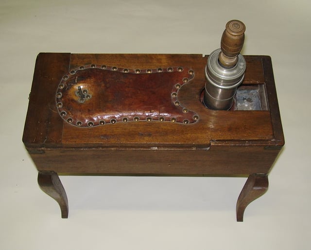 Portable enema self-administration apparatus by Giovanni Alessandro Brambilla (18th century; Medical History Museum, University of Zurich)