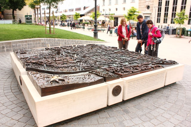 Model of the city by Damir Mataušić