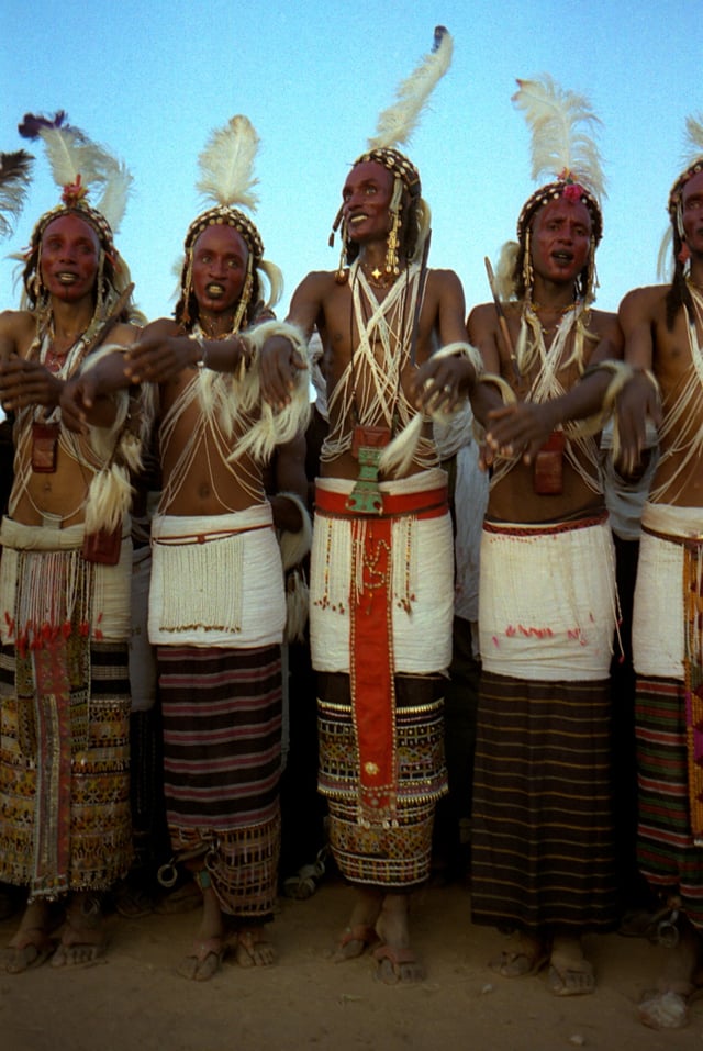 Participants in the Guérewol perform the Guérewol dance, 1997.