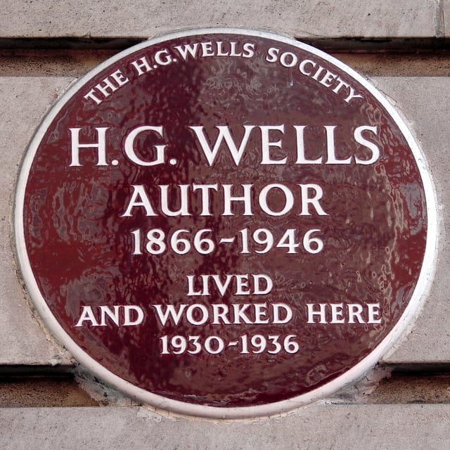 Plaque by the H. G. Wells Society at Chiltern Court, Baker Street in the City of Westminster, London, where Wells lived between 1930 and 1936
